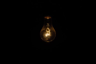 light-bulb-1081844_1920